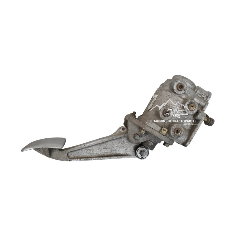 PEDAL DE CLUTCH CON VÁLVULA PARA TRACTOCAMIÓN para tractocamión